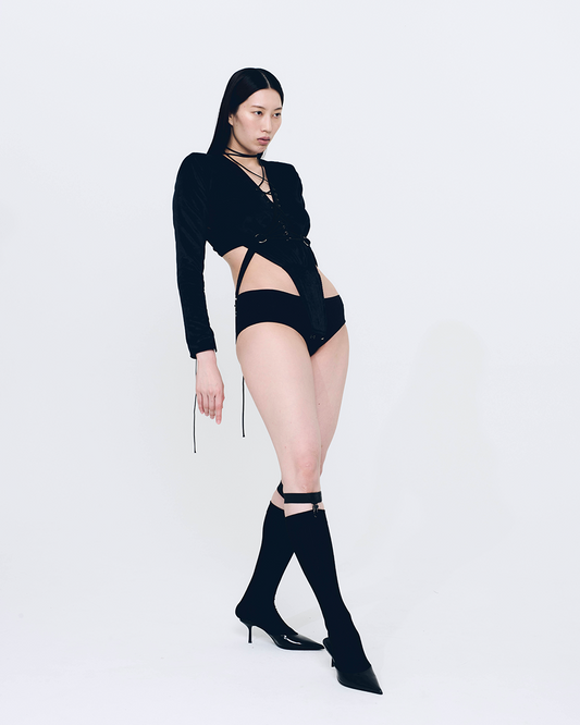 Fan-lacing Velour Body