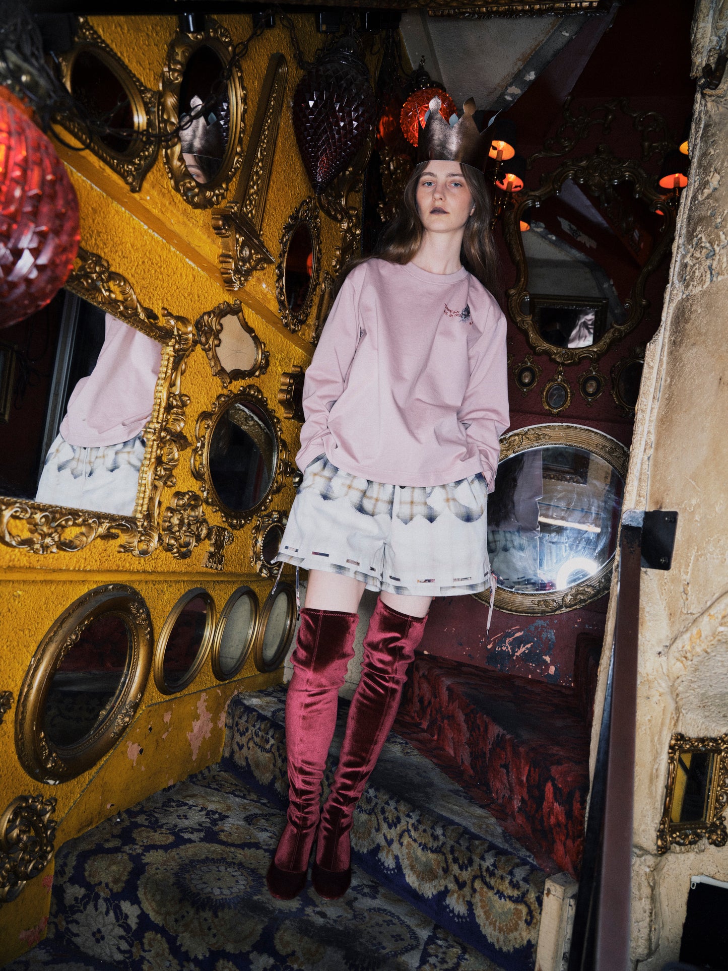 FEATHER-EMBROIDERED LONG SLEEVE T-SHIRT - PINK
