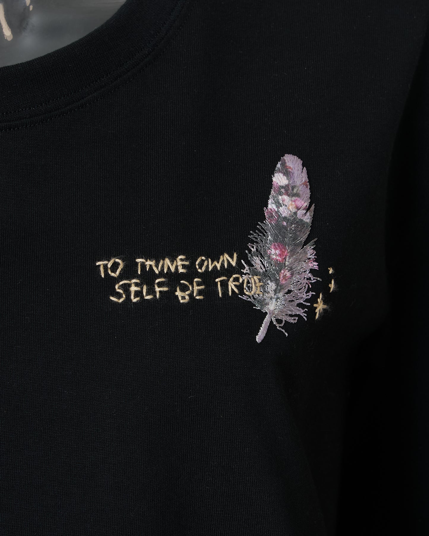 FEATHER-EMBROIDERED LONG SLEEVE T-SHIRT - BLACK