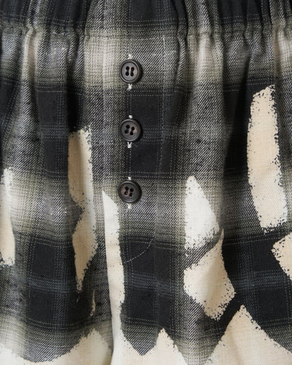 BLEACHED CHECK SHORT PANTS - BLACK
