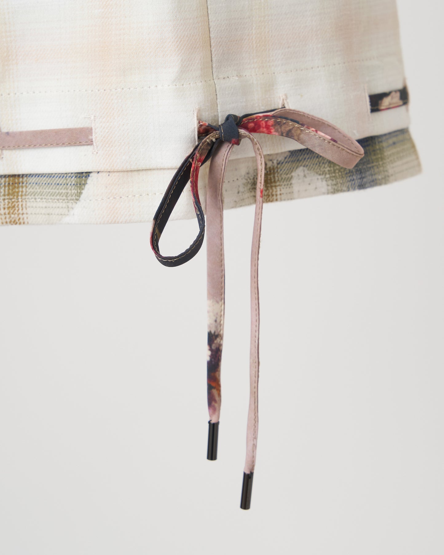 BLEACHED CHECK SHORT PANTS - BLUE