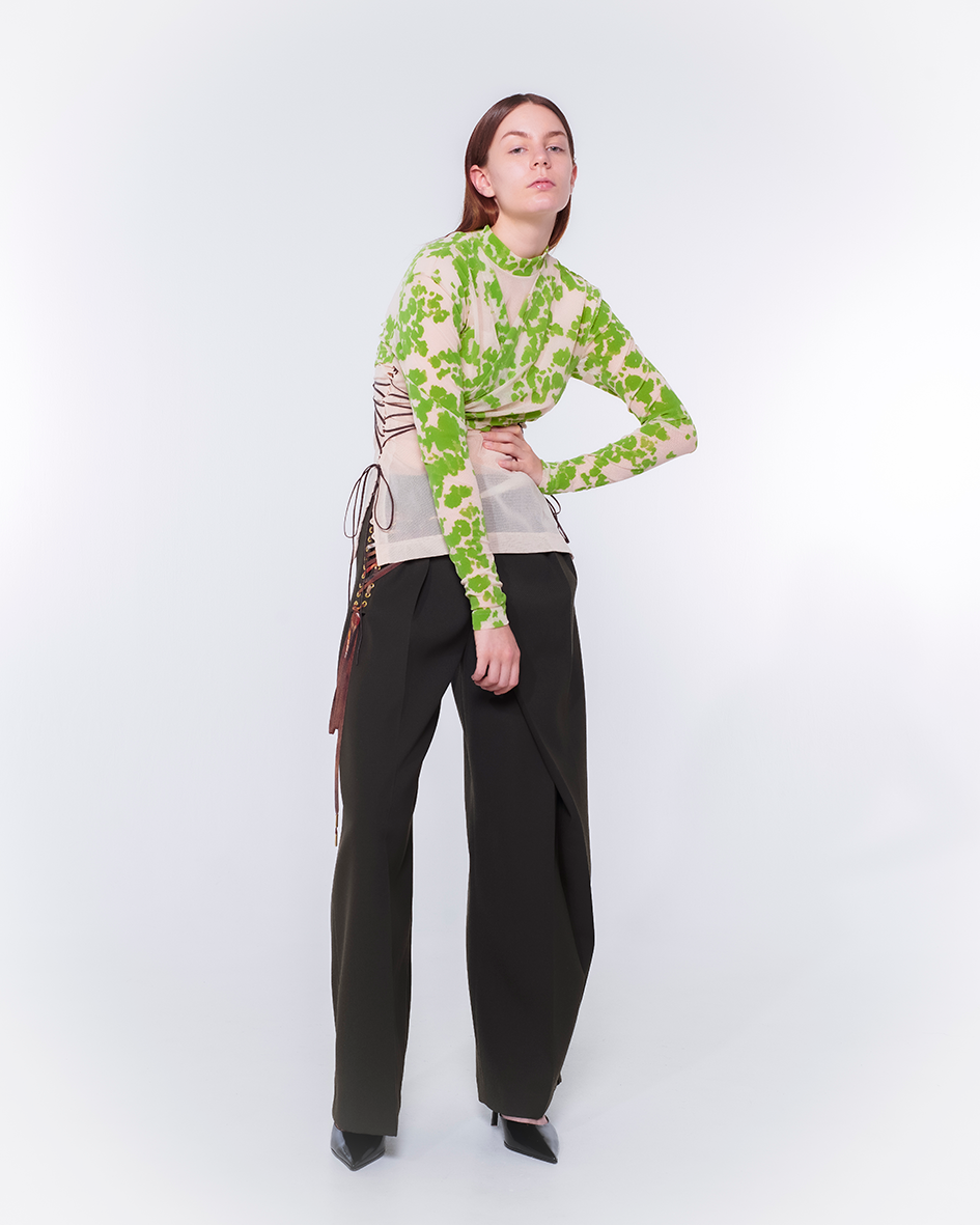Fan-lacing Flocked Power Net Tops（Beige）