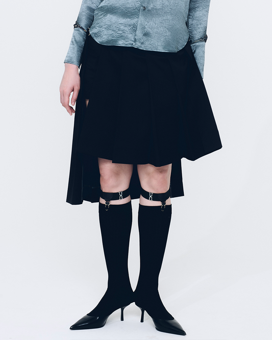 Bum-flap Short Pants (Black)